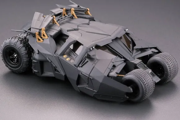 Legacy of Revoltech: The Batmobile Tumbler in Gotham City