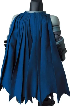 MAFEX Armored Batman (The Dark Knight Returns)