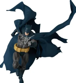 MAFEX Batman Damage Ver. (Batman: Hush Ver.)