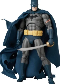 MAFEX Batman Damage Ver. (Batman: Hush Ver.)