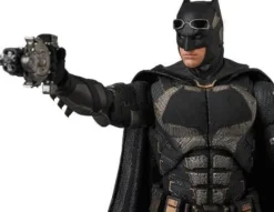 MAFEX Batman Tactical Suit Ver. (Justice League)