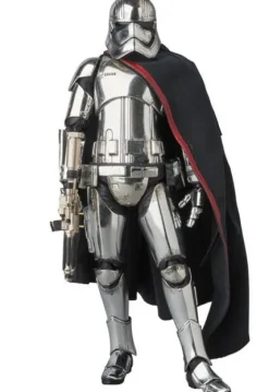 MAFEX Captain Phasma (Star Wars: The Force Awakens)