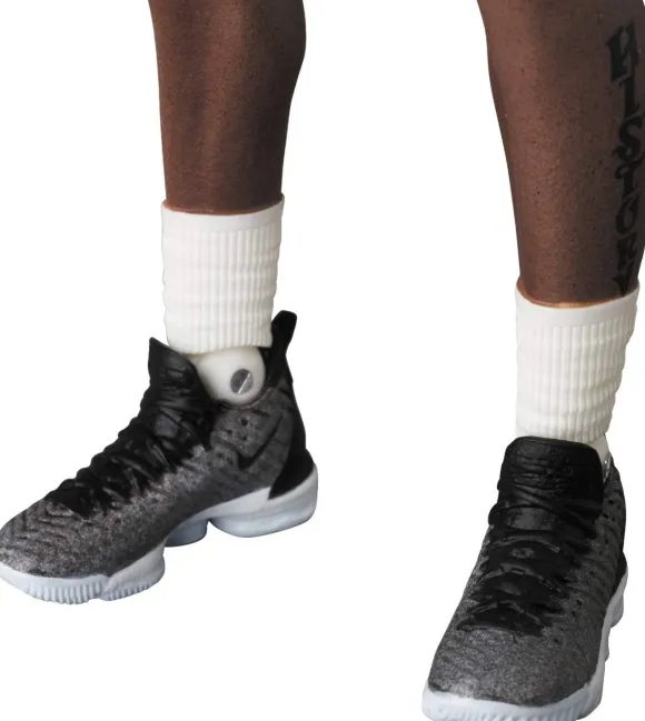 Mafex LeBron James (Los Angeles Lakers)