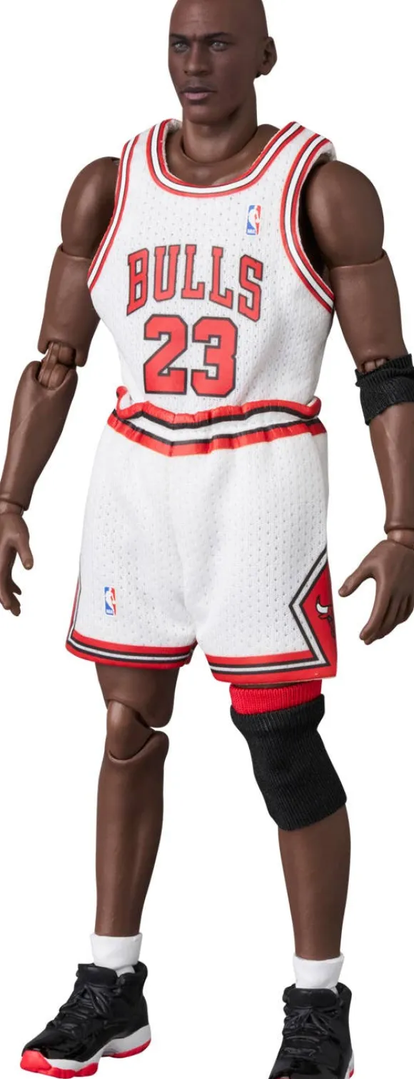 MAFEX Michael Jordan (Chicago Bulls Home)