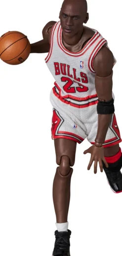 MAFEX Michael Jordan (Chicago Bulls Home)