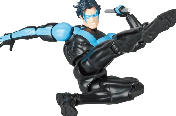 MAFEX Nightwing (Batman: Hush Ver.)