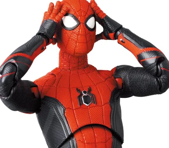 MAFEX Spider-Man Upgraded Suit (No Way Home)