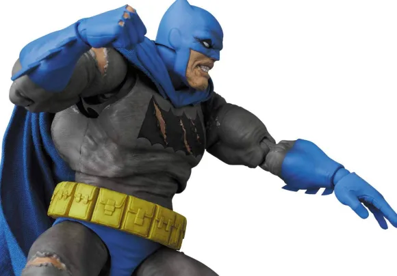 MAFEX Batman (TDKR:The Dark Knight Triumphant)