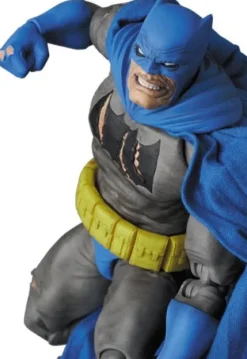 MAFEX Batman (TDKR:The Dark Knight Triumphant)