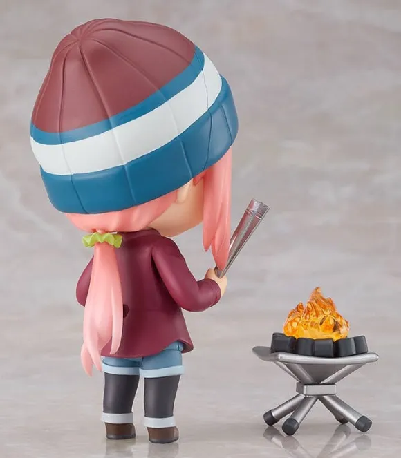 Nendoroid Nadeshiko Kagamihara: Solo Camp Ver. DX Edition (Laid-Back Camp)