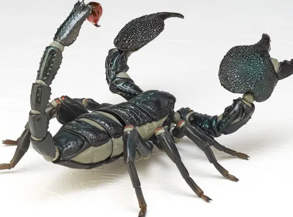Revoltech Geo Pandinus Imperator (Emperor Scorpion)