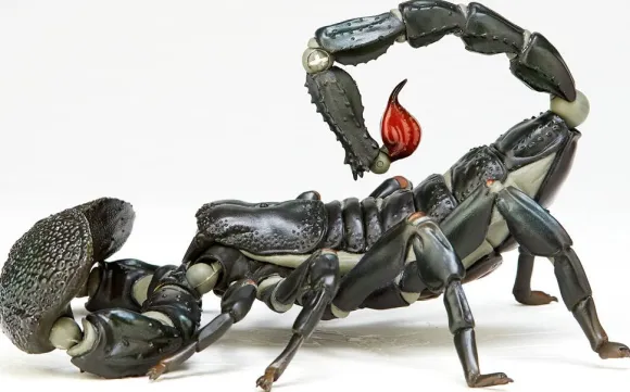 Revoltech Geo Pandinus Imperator (Emperor Scorpion)