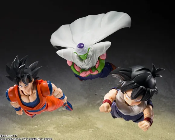 S.H.Figuarts Son Gohan (Z-Fighters) (First-Edition Limited Version with Z-Fighters Group Base Ver. A)