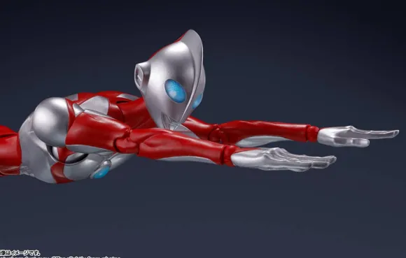 S.H.Figuarts Ultraman & Emi (ULTRAMAN: RISING)